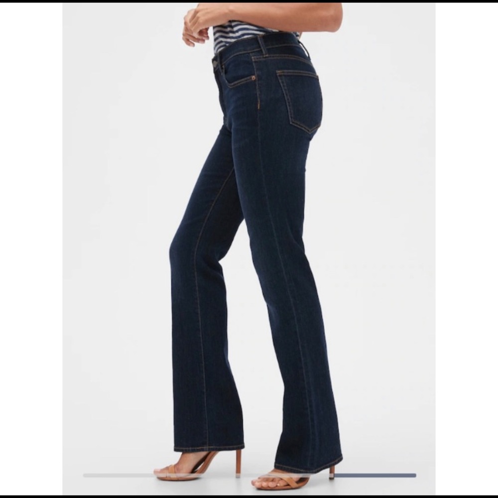 GAP Dark “Perfect Boot” Jeans 🔥